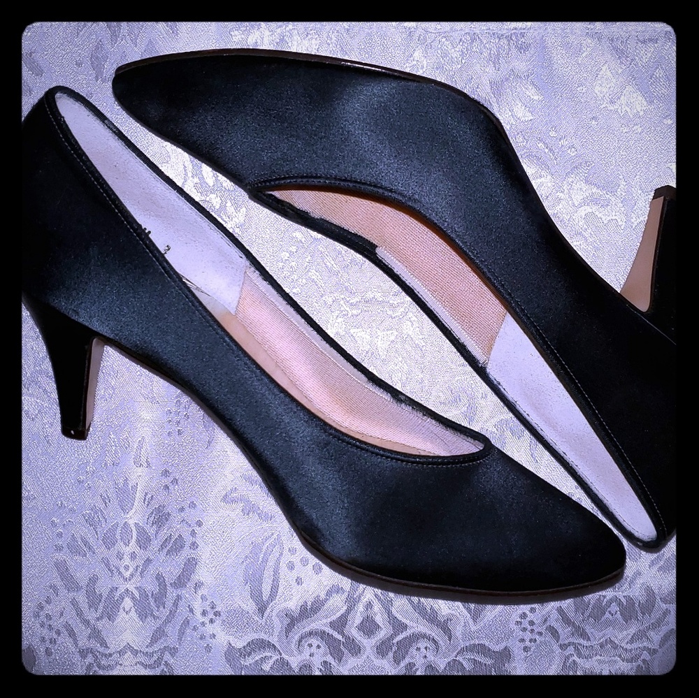 Black Satin Pumps, Joyce Womens Shoes, size 9M